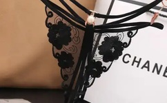 乱码无人区一卡二卡观